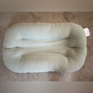 Sage Snuggle me lounger